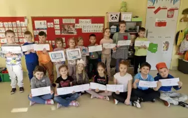 starszaki prezentują swoje prece