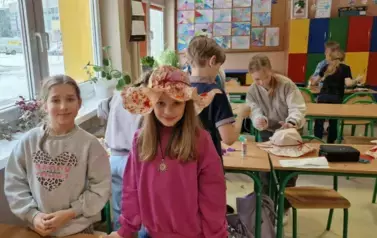 uczniowie prezentują swoje prace 