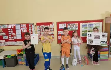 Zdjęcie grupowe dzieci