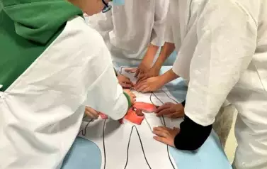 klasa 3c pracuje na modelu