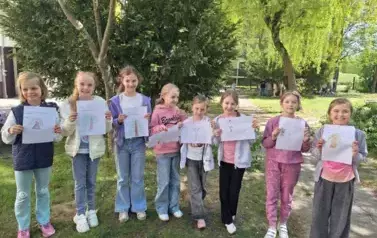 2b obserwacje drzew w og&oacute;rdku szkolnym