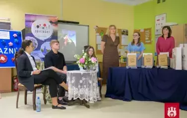 Om&oacute;wienie wynik&oacute;w V Powiatowego Konkursu Literackiego przez jury