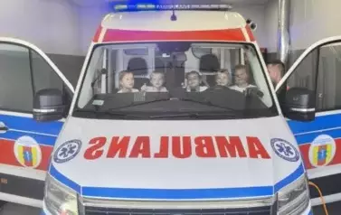 Uczniowie klasy 2c w Stacji Ratownictwa Medycznego 