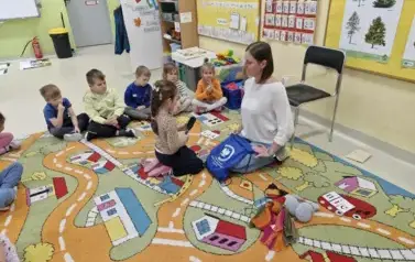 dzieci oceniają, co można pożyczać innym, a co nie