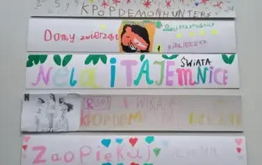 Zakładki stworzone przez dziewczynki klas pierwszych na zajęciach Szkolnego Koła Bibliotecznego