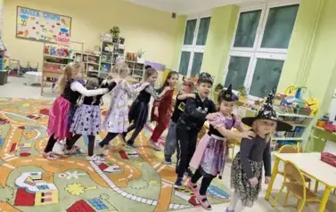 zabawa przy piosence Dyniowy pociąg