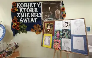 prace wyr&oacute;żnine