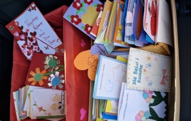 370 laurek przygotowanych z okazji Dnia Babci i Dziadka