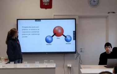 prezentacja projektu edukacyjnego Badamy stan zanieczyszczenia w&oacute;d w Zgierzu i najbliższej okolicy