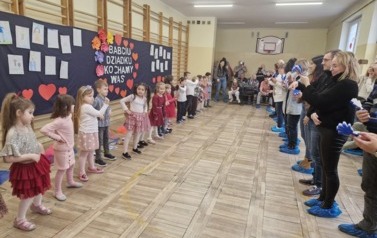 Goście grają na łapkach utw&oacute;r Clap, clap song