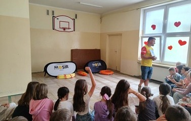warsztaty Bezpieczna woda  , prowadzący opowiada