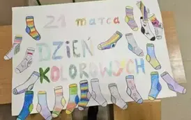 Plakat z okazjo Dnia Kolorowych Skarpetek