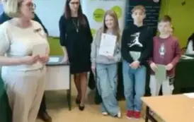 Uczestnicy konkursu podczas wręczania dyplom&oacute;w