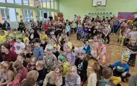 grupa na paradzie