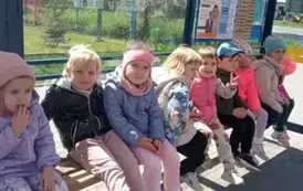 czekamy na autobus