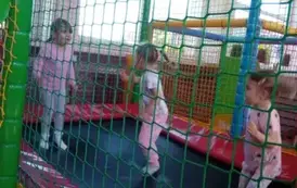 na trampolinie