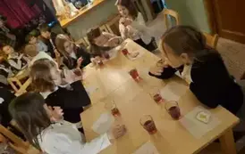 klasa 1A w Baśniowej Kawiarence