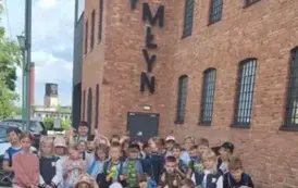 wsp&oacute;lne zdjęcie przed Starym Młynem