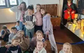 Uczniowie na zamku w Łęczycy