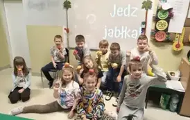 zdjęcia z jabłkami część klasy