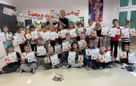 zdjęcie przedstawia klasę 1a podczas udziału w zajęciach