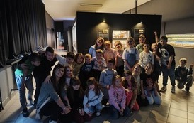 Uczniowie 2b podczas zwiedzania Parku Miniatur Mikroskala