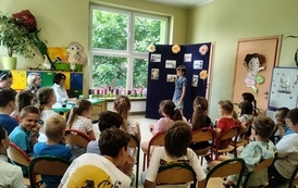 uczeń recytuje przygotowany wiersz