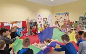 Zabawa z chustą animacyjną
