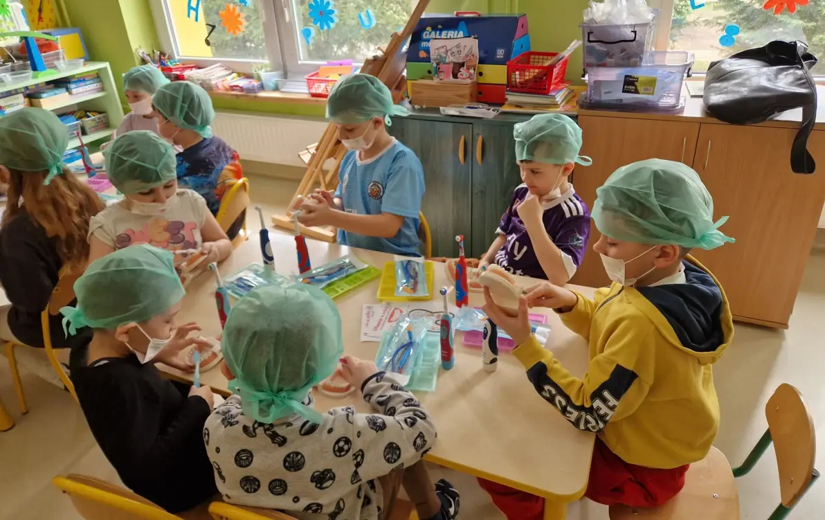  Omawianie przyrządów stomatologicznych