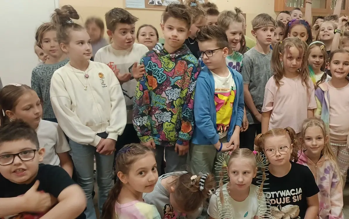 DZIEŃ SZALONYCH FRYZUR 