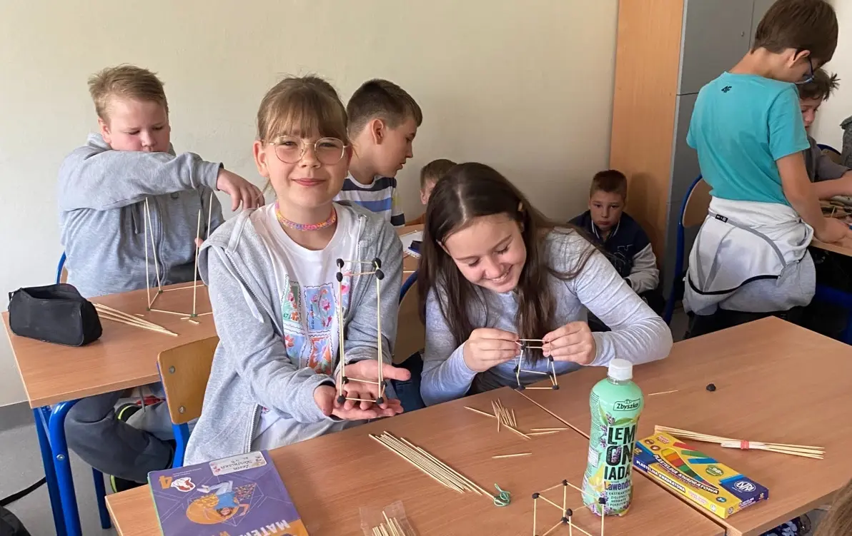 Klasa 4 b - konstrukcja brył