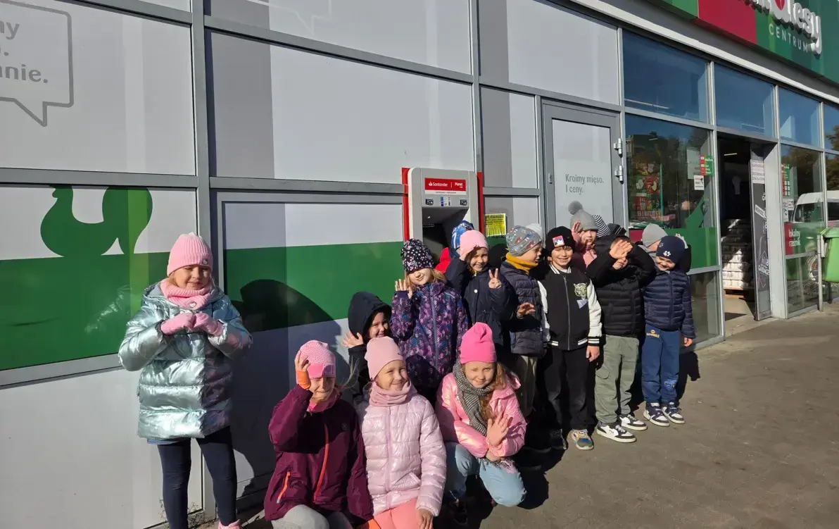 klasa 1b przed delikatesami