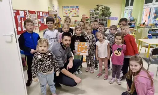 Zdjęcie do WIZYTA PISARZA W ODDZIAŁACH PRZEDSZKOLNYCH