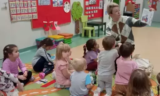 Zdjęcie do &bdquo;Z KICIĄ KOCIĄ MALUCHY ZMIENIAJĄ SIĘ W ZUCHY"