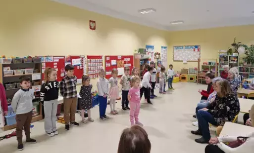 Zdjęcie do PROGRAM ARTYSTYCZNY DLA SENIOR&Oacute;W W GRUPIE 0A