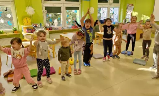 Zdjęcie do ZIMOWY DZIEŃ SPORTU W PRZEDSZKOLU