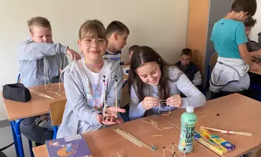Klasa 4 b - konstrukcja brył