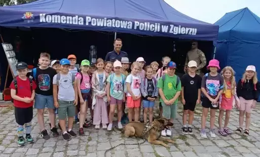 Klasa 2c z przedstawicielami KP Policji w Zgierzu