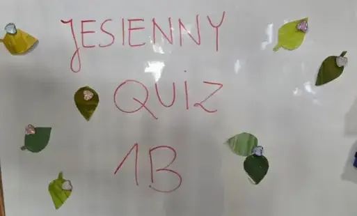 tablica z napisem jesienny quiz