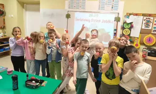 zdjęcia z jabłkami druga część klasy.