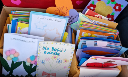 370 laurek przygotowanych z okazji Dnia Babci i Dziadka